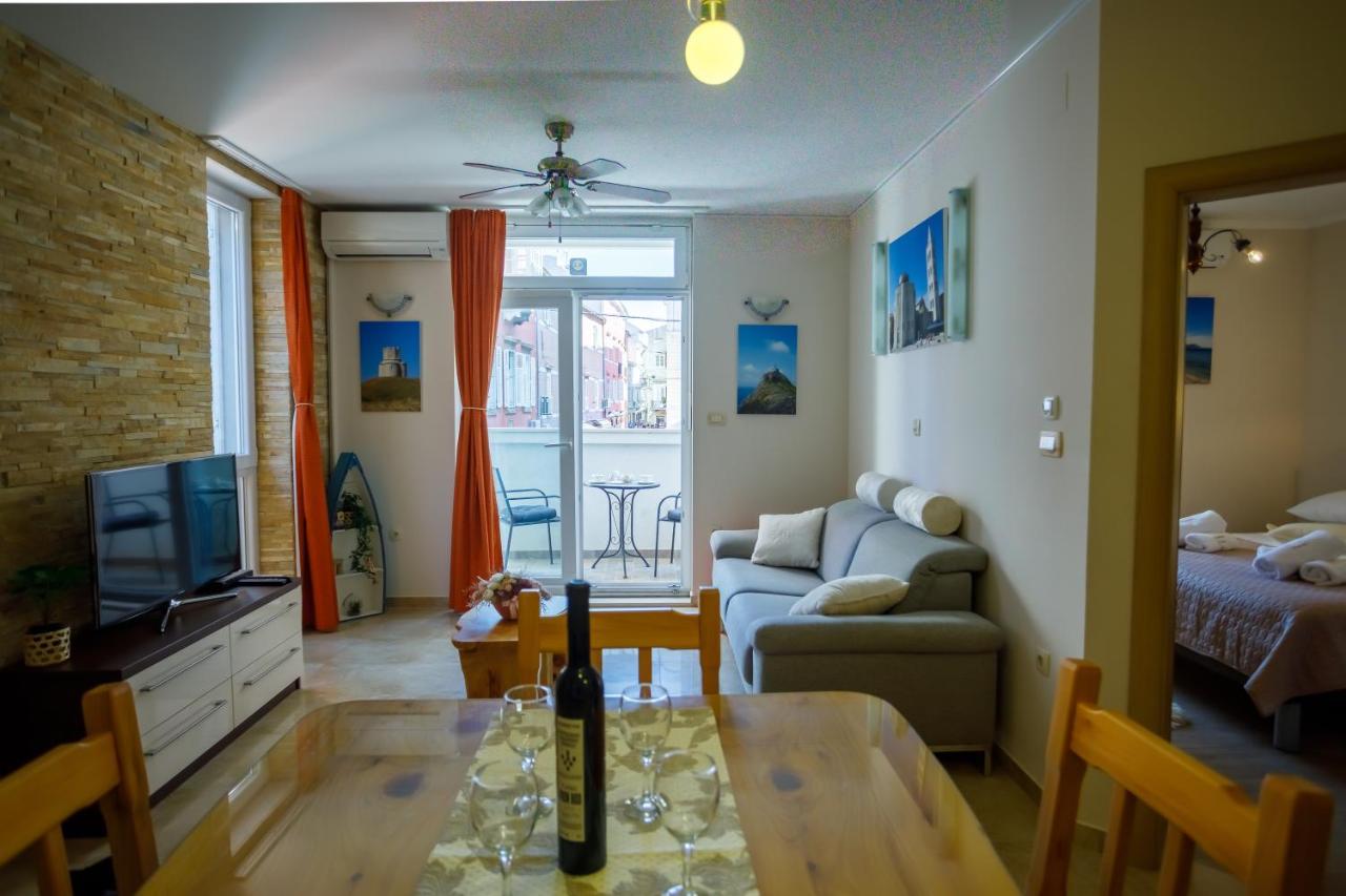 Apartment Centrum Zara Esterno foto