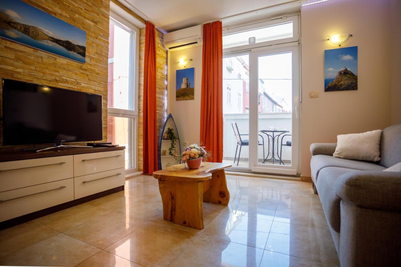 Apartment Centrum Zara Esterno foto