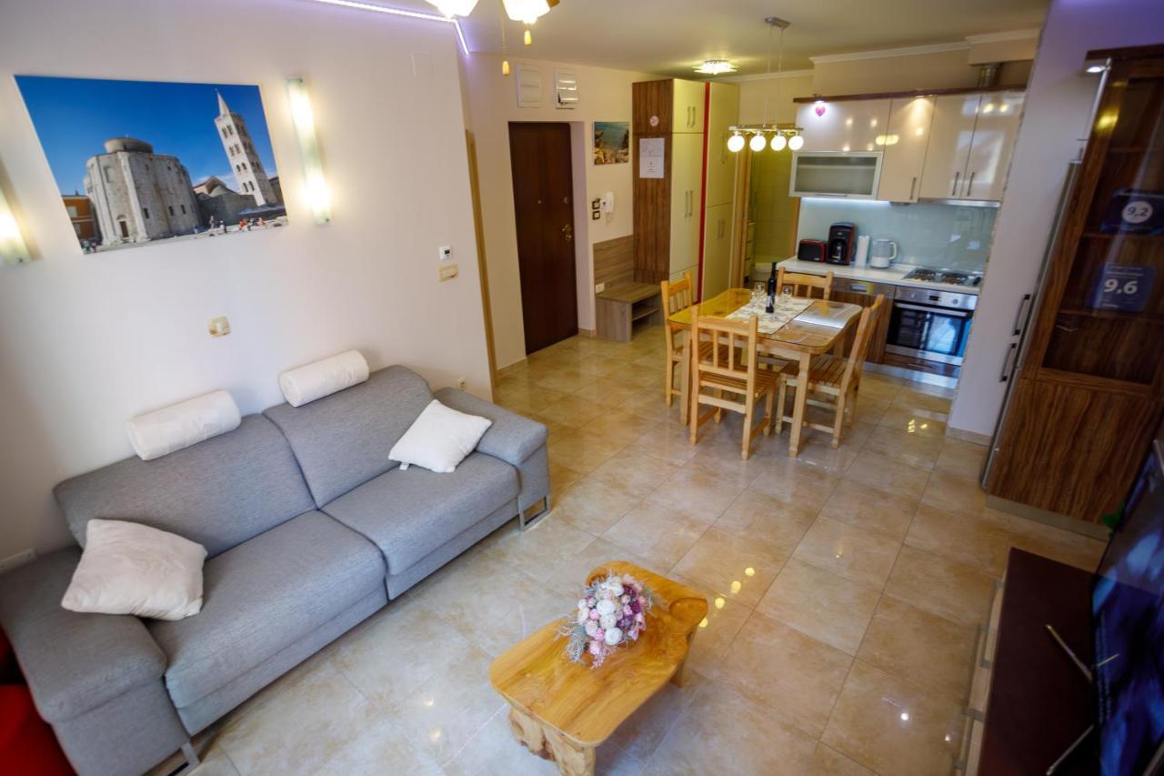 Apartment Centrum Zara Esterno foto