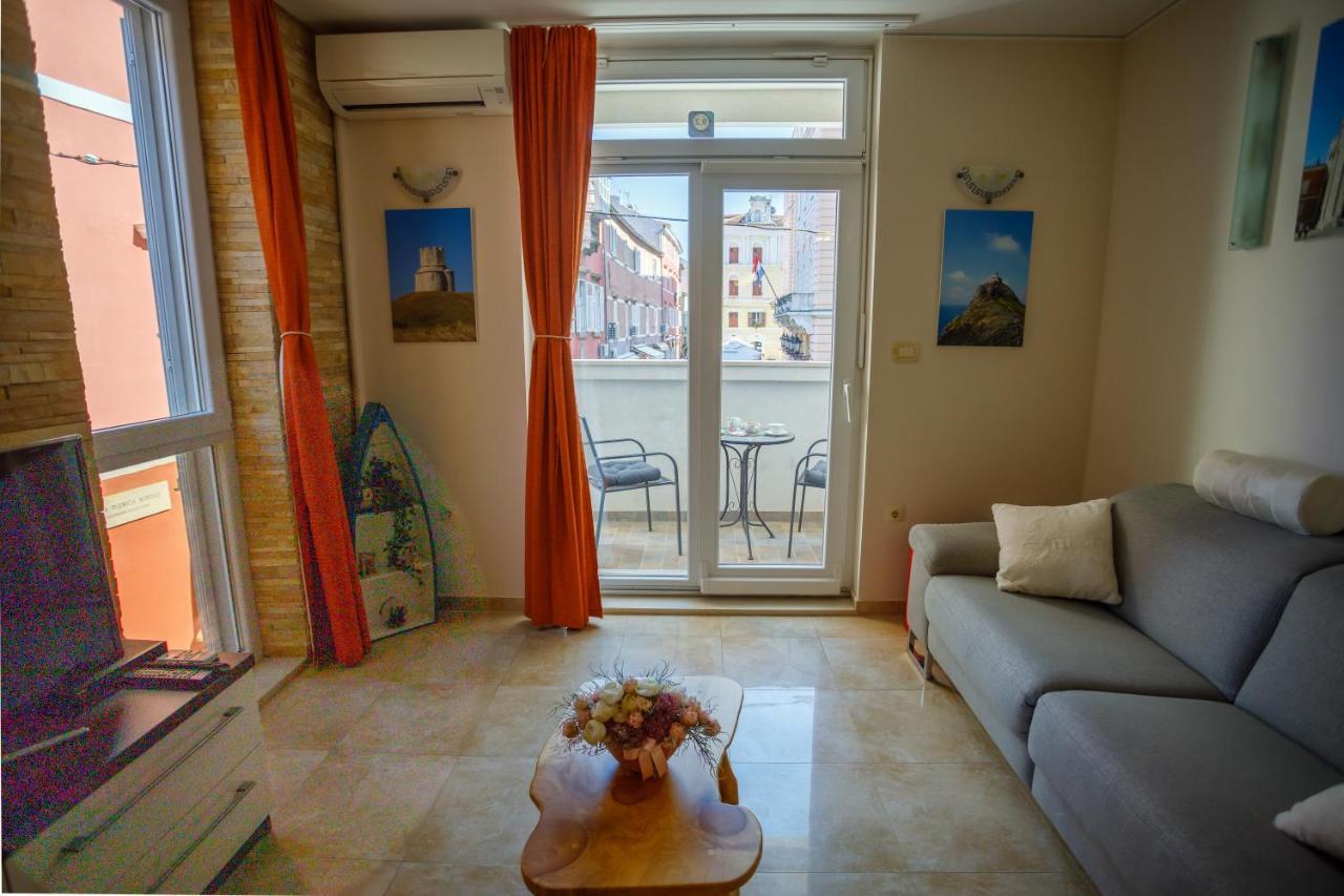 Apartment Centrum Zara Esterno foto